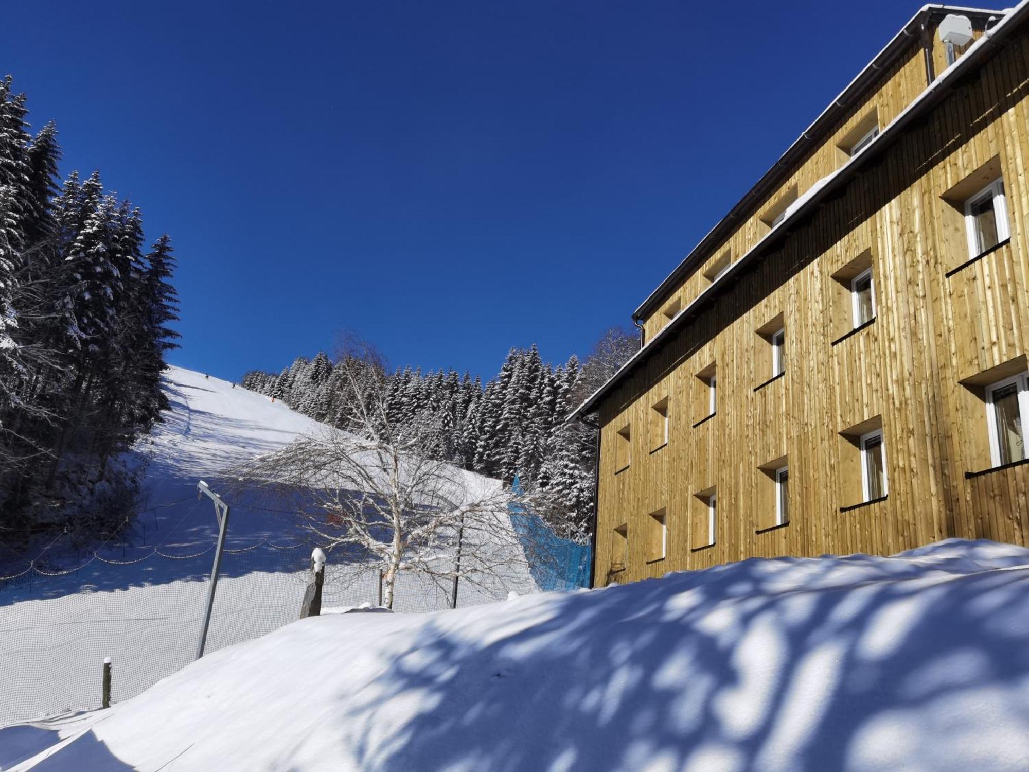 Apartments Rogla Jurgovo - Ski In Ski Out Lukanja Экстерьер фото